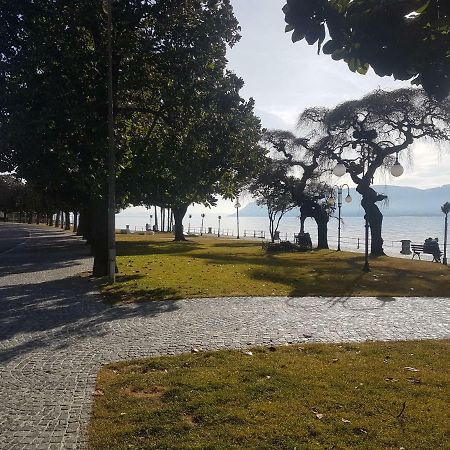 Monolocale Piano Terra Direttamente Sul Lago Verbania Zewnętrze zdjęcie